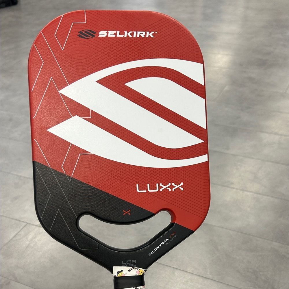 Selkirk LUXX Red and Black Pickleball Paddle - Picture 2 of 8